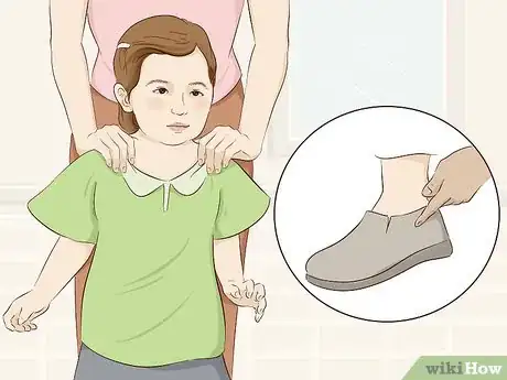 Imagen titulada Fly With Kids Step 11.jpeg