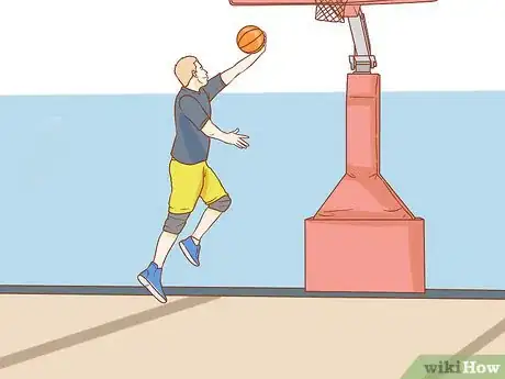 Imagen titulada Do a Lay Up Step 10