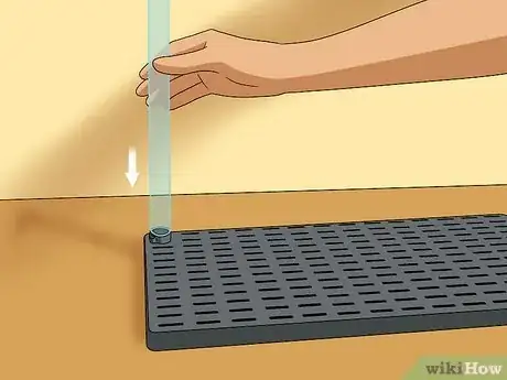 Imagen titulada Install an Undergravel Filter (UGF) Step 5