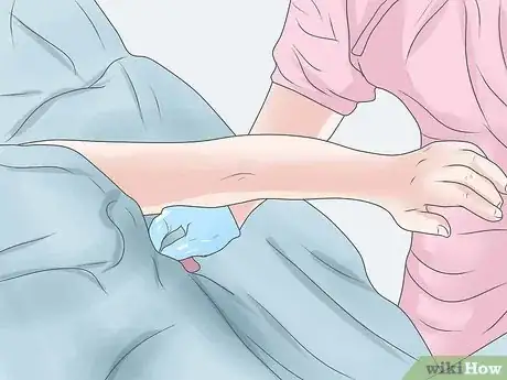 Imagen titulada Give a Bed Bath Step 7