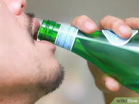 Imagen titulada Chug Water Step 10