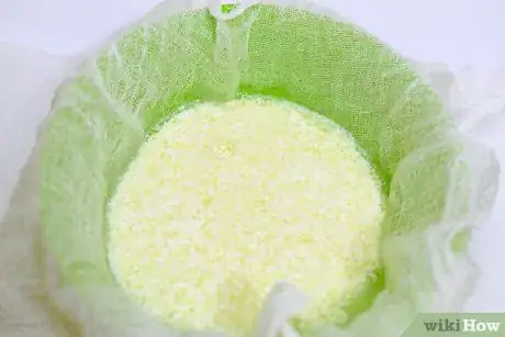 Imagen titulada Make Homemade Cheese Step 16
