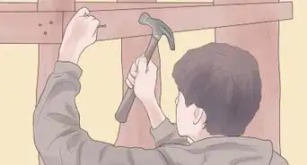 construir un fuerte al aire libre