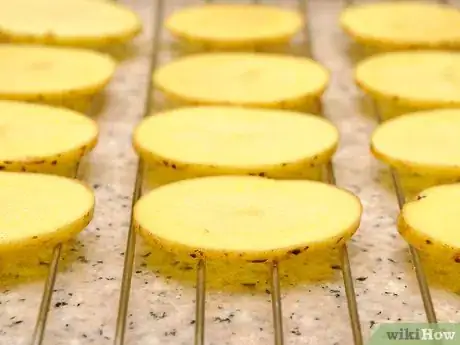 Imagen titulada Make Potato Chips Step 11