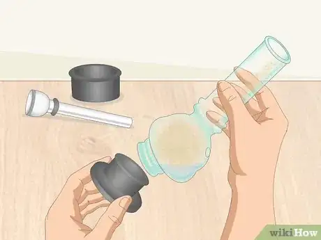 Imagen titulada Clean an Acrylic Bong Step 9