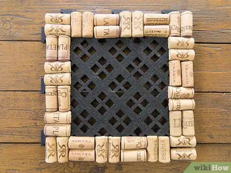 Imagen titulada Make a Bathmat from Corks Step 4