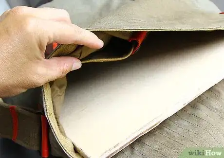Imagen titulada Make a Bicycle Saddle Bag Step 7