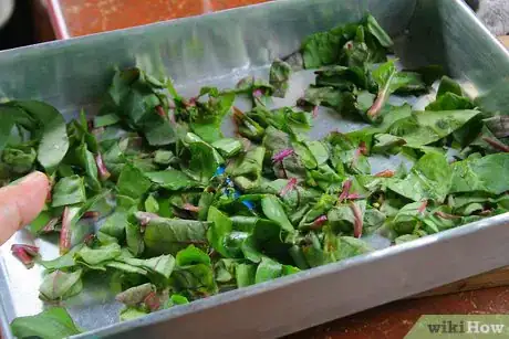 Imagen titulada Cook Beet Greens Step 17