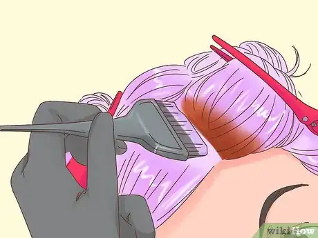 Imagen titulada Bleach Brown Hair Step 12