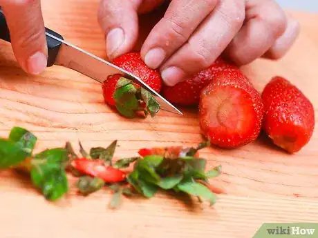 Imagen titulada Make Simple and Fresh Strawberry Jam Step 2