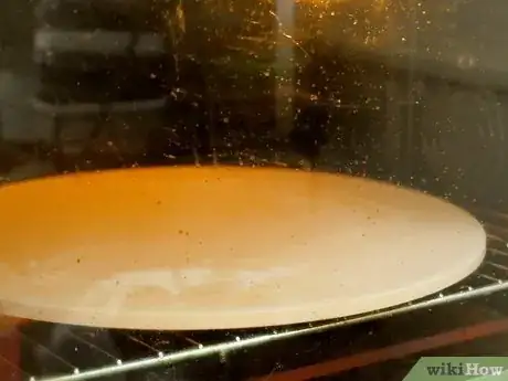 Imagen titulada Clean a Pizza Stone Step 18