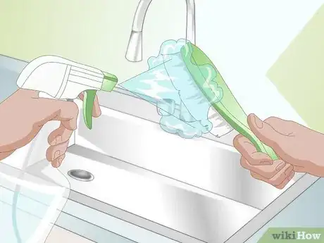 Imagen titulada Clean a Pet Brush or Comb Step 5