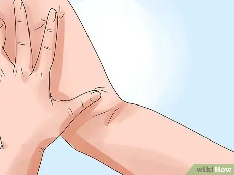 Imagen titulada Properly Place a TB Skin Test Step 12
