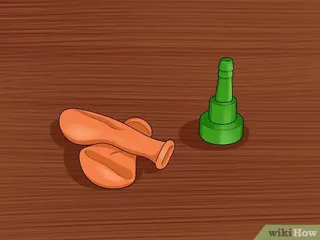 Imagen titulada Fill Up a Water Balloon Step 5