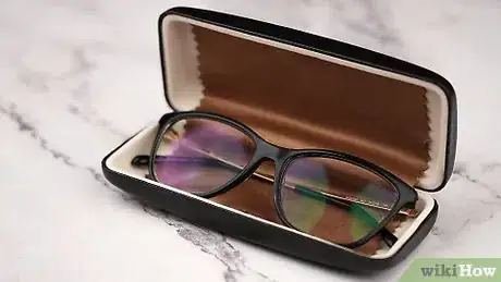 Imagen titulada Clean Cloudy Glasses Step 16