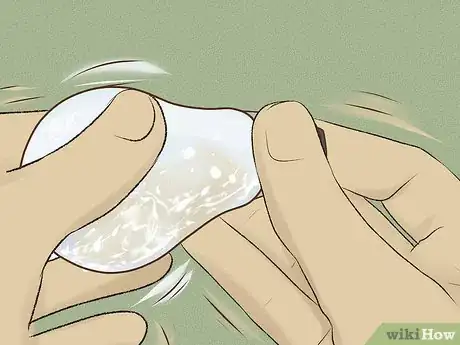 Imagen titulada Open a Light Bulb Step 17