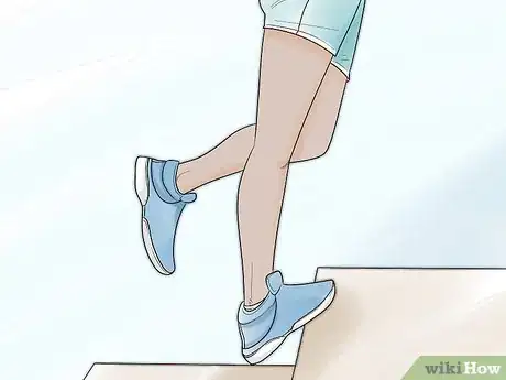 Imagen titulada Stretch for Achilles Tendonitis Step 3