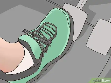 Imagen titulada Use Cruise Control on a Car Step 4
