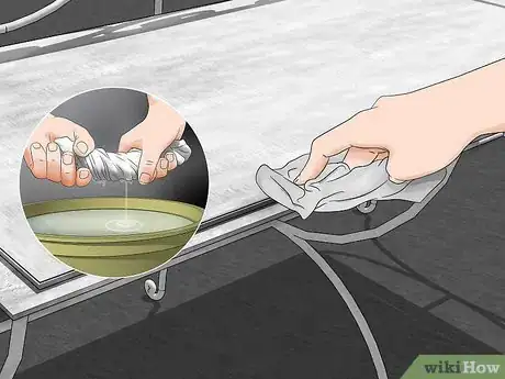 Imagen titulada Distress Furniture Step 12