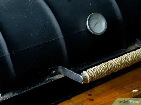Imagen titulada Use a Charcoal Grill Step 9