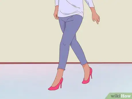 Imagen titulada Walk Like a Catwalk Model Step 7