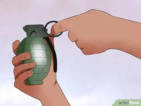 Imagen titulada Throw a Hand Grenade Step 3