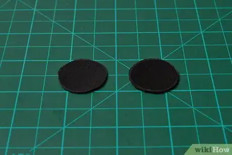 Imagen titulada Make Leather Earrings Step 3