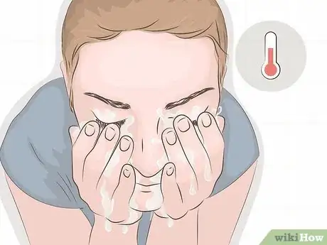 Imagen titulada Use Cleansing Foam Step 1