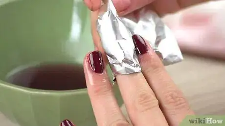 Imagen titulada Remove Shellac Nail Polish Step 11