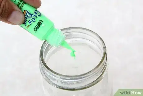 Imagen titulada Make Glow Jars Step 17