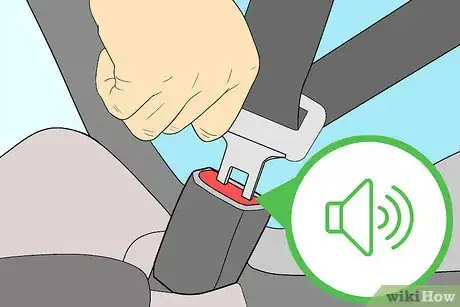 Imagen titulada Adjust Your Seat Belt Step 7