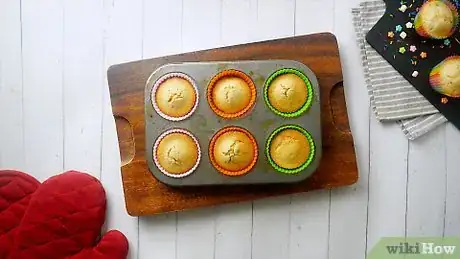 Imagen titulada Make Cupcakes with Cake Mix Step 6
