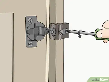 Imagen titulada Adjust Euro Style Cabinet Hinges Step 8