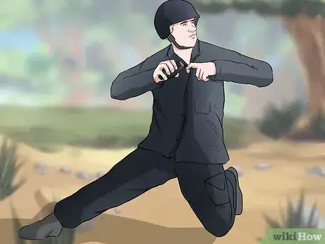 Imagen titulada Throw a Hand Grenade Step 6