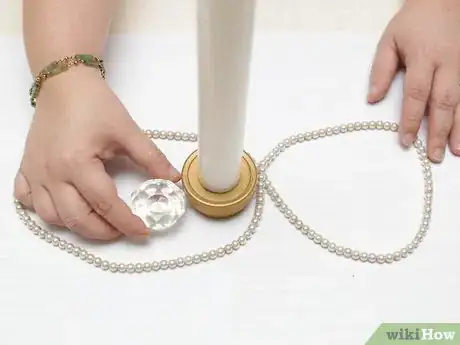 Imagen titulada Light a Candle Without Touching the Wick Step 3