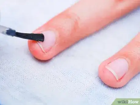 Imagen titulada Make Your Nails Grow Faster and Keep Your Hands Soft Step 1