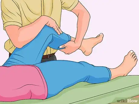 Imagen titulada Treat Rheumatoid Arthritis Step 7