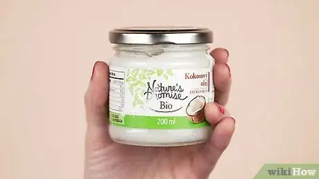 Imagen titulada Use Coconut Oil As a Conditioner Step 1