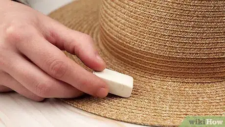 Imagen titulada Clean Straw Hats Step 10