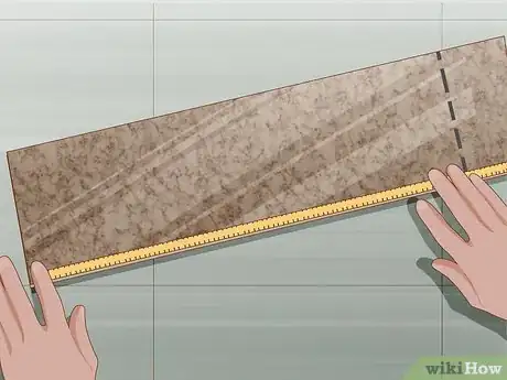Imagen titulada Cut Vinyl Plank Flooring Step 4
