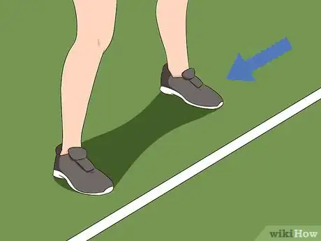 Imagen titulada Serve in Badminton Step 4