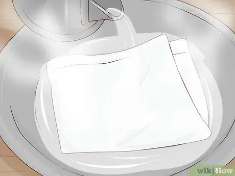 Imagen titulada Treat Boils at Home Step 11