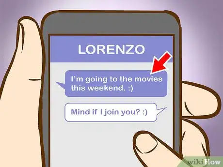Imagen titulada Flirt with a Guy over Text Step 13