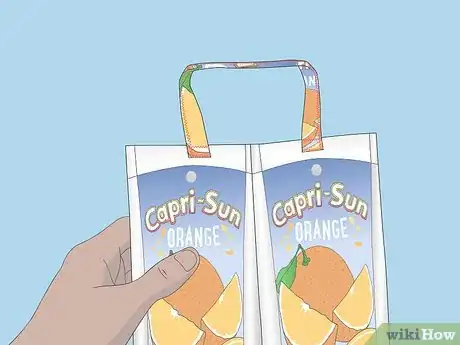 Imagen titulada Make a Capri Sun Purse Step 15