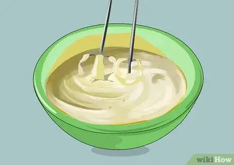 Imagen titulada Make a Minion Cake Step 13