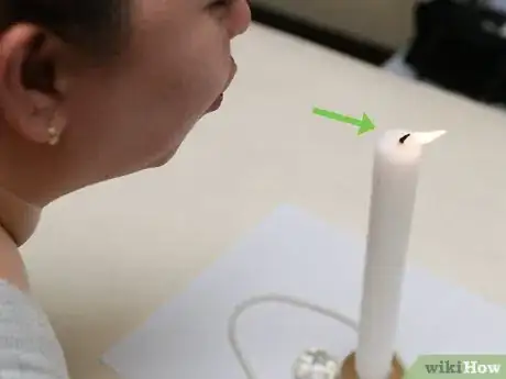 Imagen titulada Light a Candle Without Touching the Wick Step 6