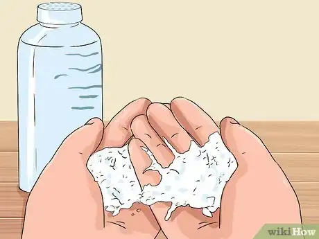 Imagen titulada Cure Sweaty Hands Step 6