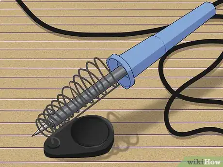 Imagen titulada Desolder Step 3