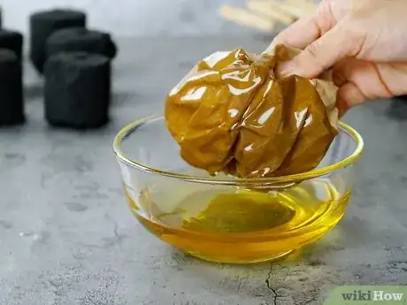 Imagen titulada Use a Charcoal Grill Step 2