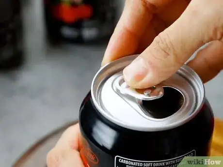 Imagen titulada Open a Soda Can Step 5